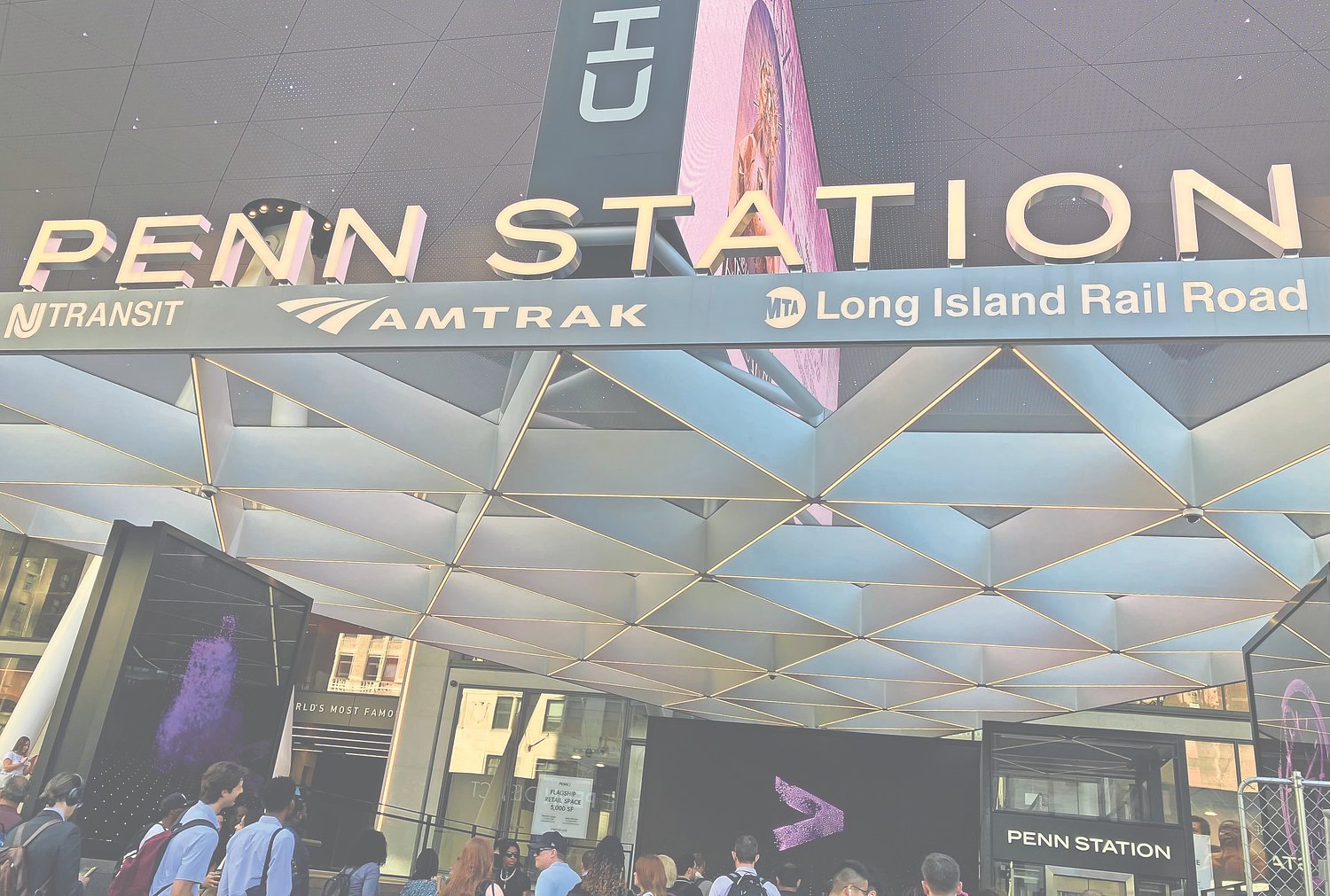 Penn Station stabbing: 5 injured, suspect arrested