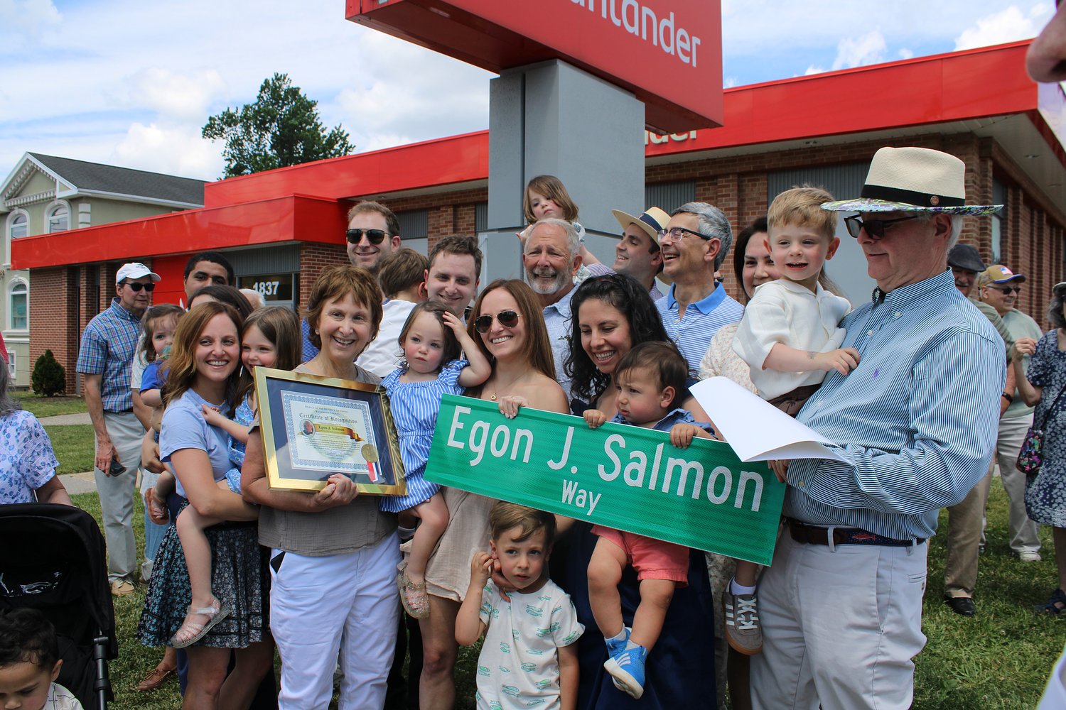 Egon J. Salmon is first Holocaust survivor to receive Staten Island street naming tribute