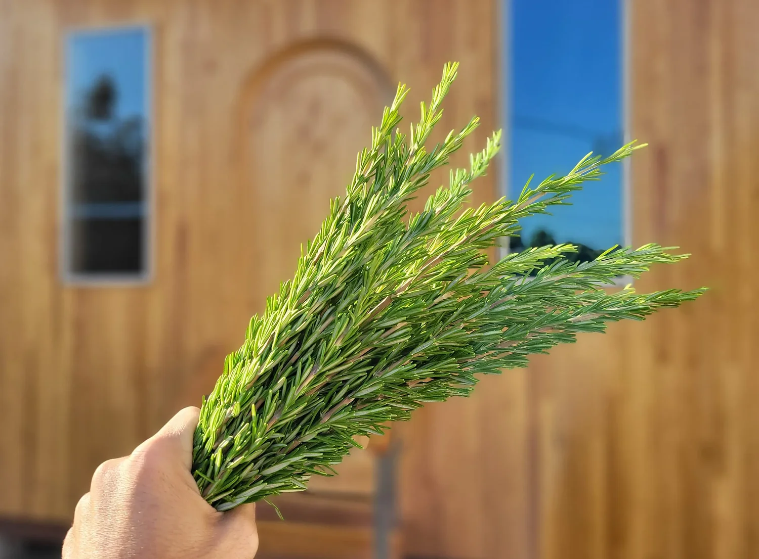 Abraham's Smoked Salt: Flavoring food with the secret smoke a pinch at a time