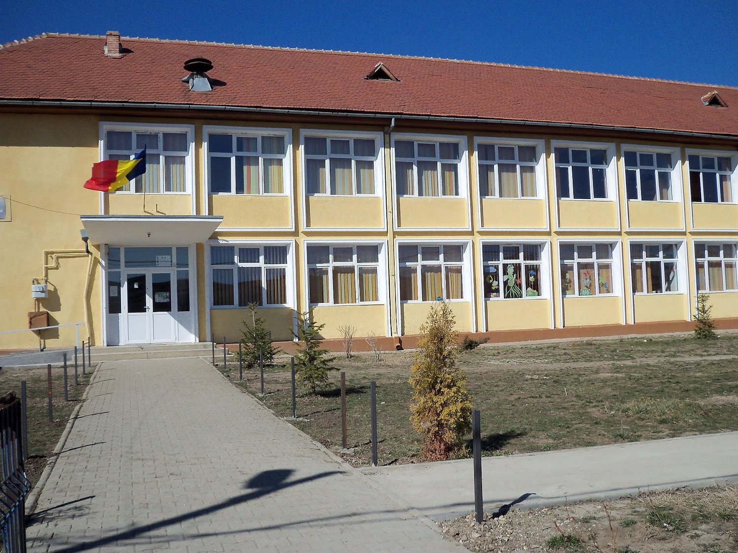 Părinți nemulțumiți în Hașag și Armeni: copiii de clasa pregătitoare, trimiși la școală în Loamneș