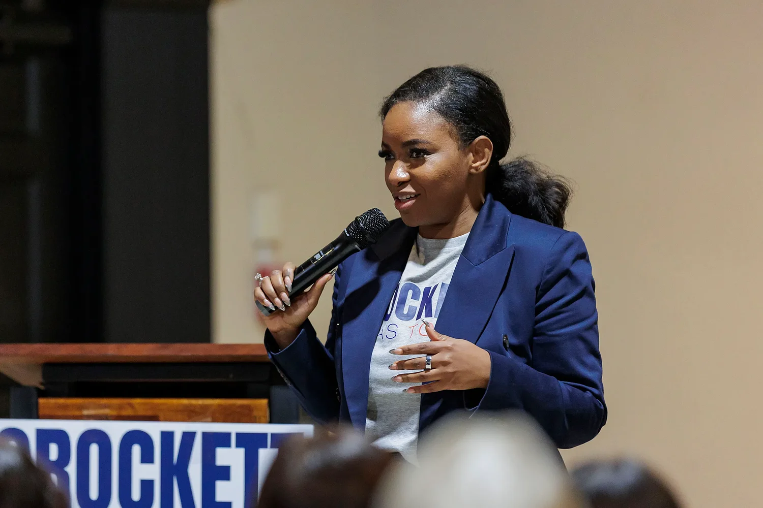 Rep. Jasmine Crockett confirms security team member killed by Dallas police in standoff