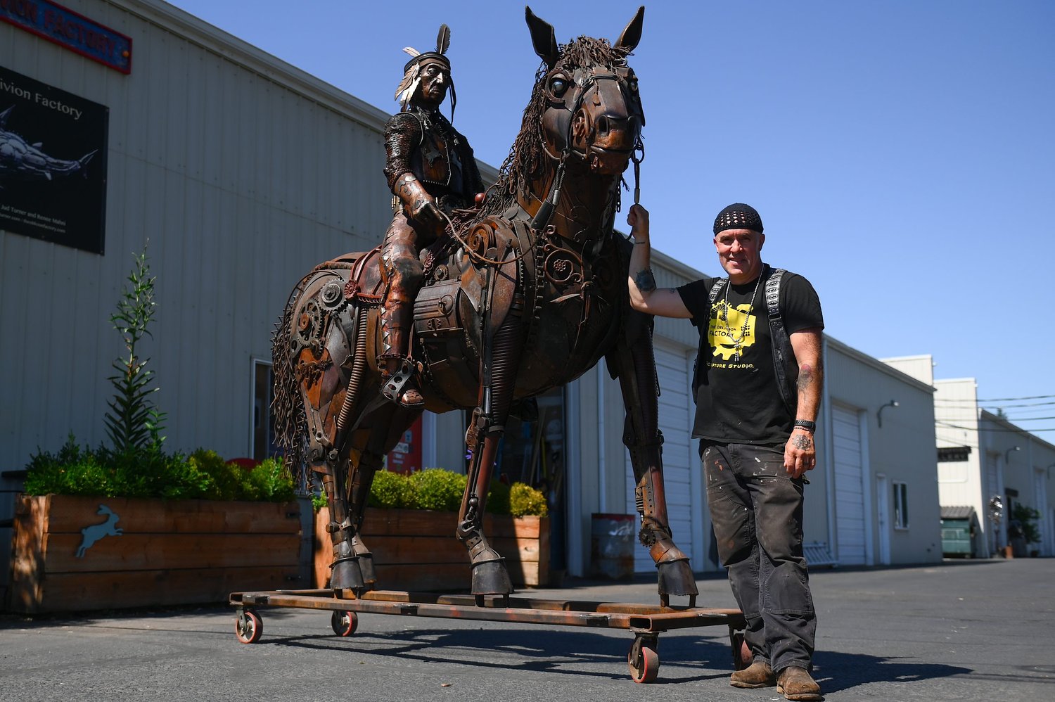 See this Eugene sculptor’s new work before it heads to Washington state