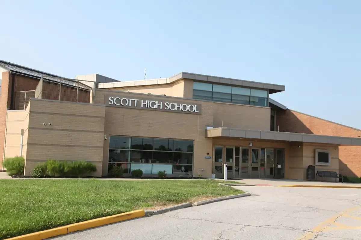 Former Scott HS principal takes deal to avoid prosecution