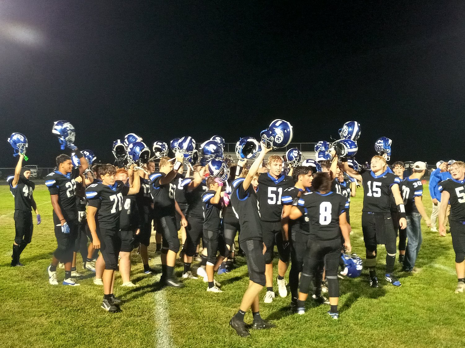Clifton Central stays unbeaten with 35-21 homecoming win over Oakwood