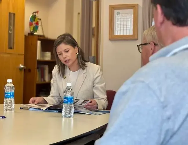 Opinion: Maggie Goodlander responded, but has not answered