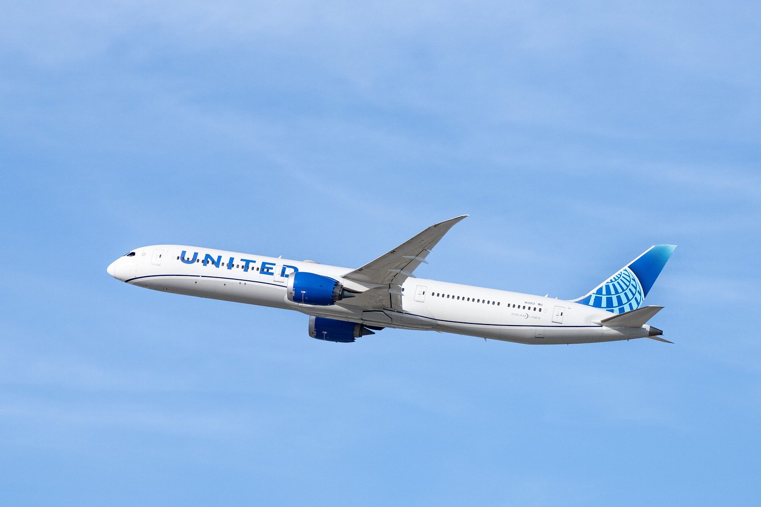 United to resume direct flights to Israel from Washington, Chicago
