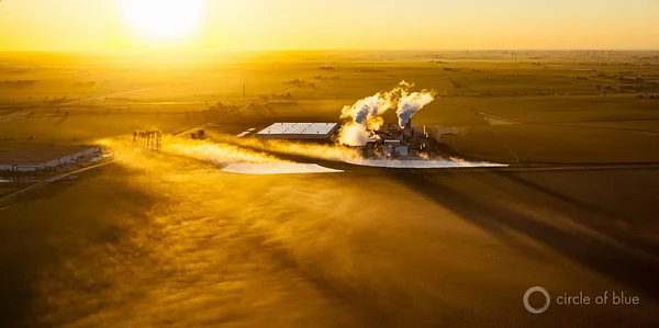 Illinois fails to pass landmark act requiring ‘responsible’ data center energy and water use
