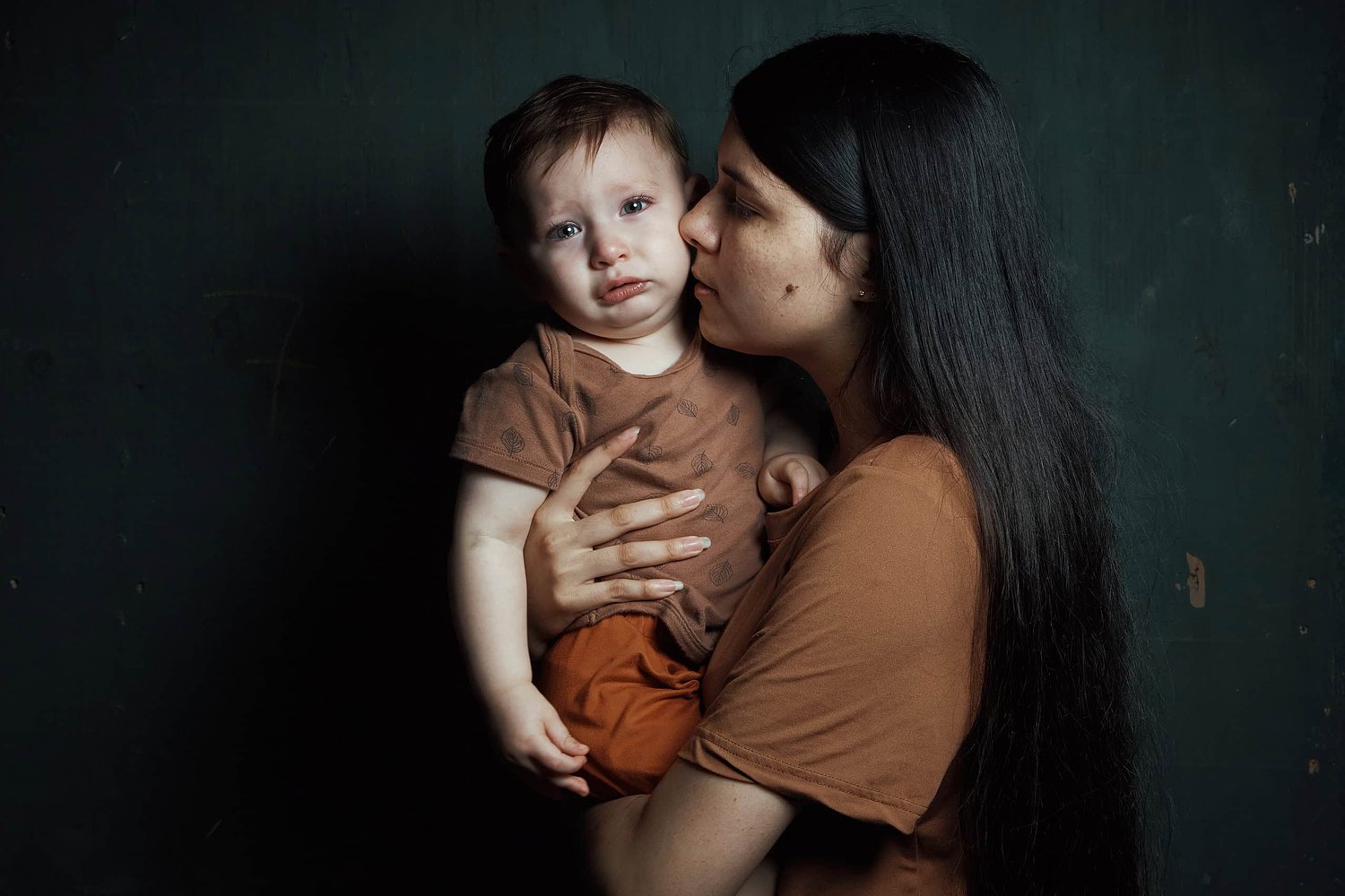 Her husband was detained by ICE, now she and her baby are homeless and hungry