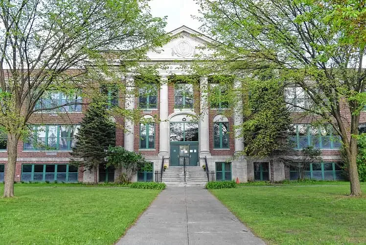 Mayor urges Greenfield School Committee to revive redistricting talks