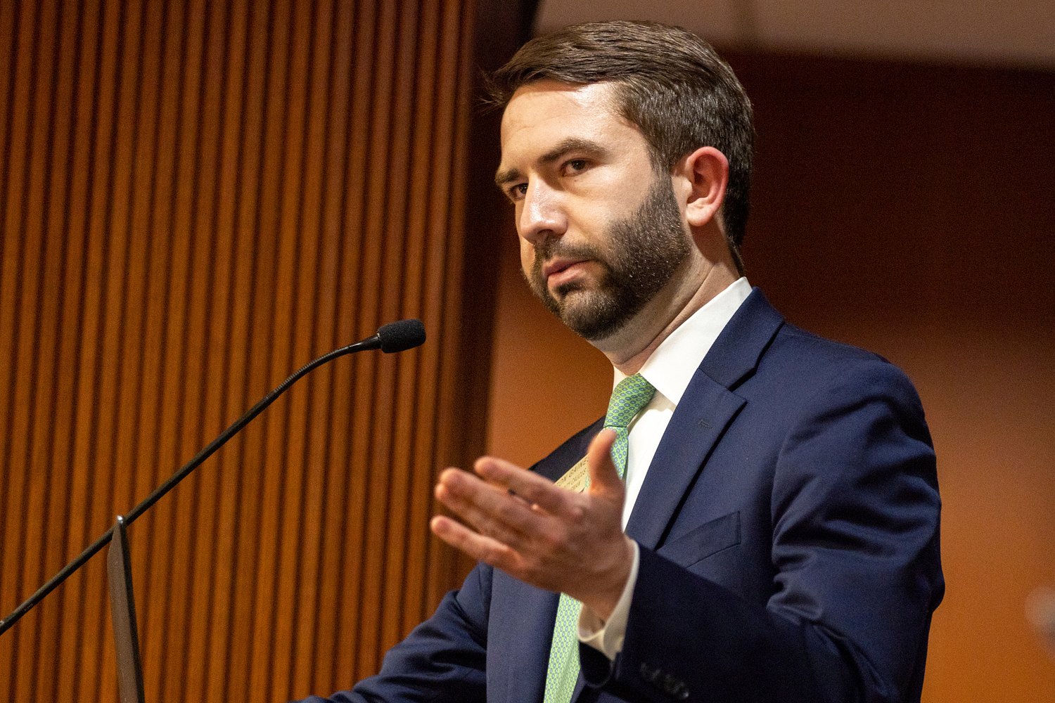 In Georgia’s 10th District, a GOP establishment favorite takes on a controversial outsider