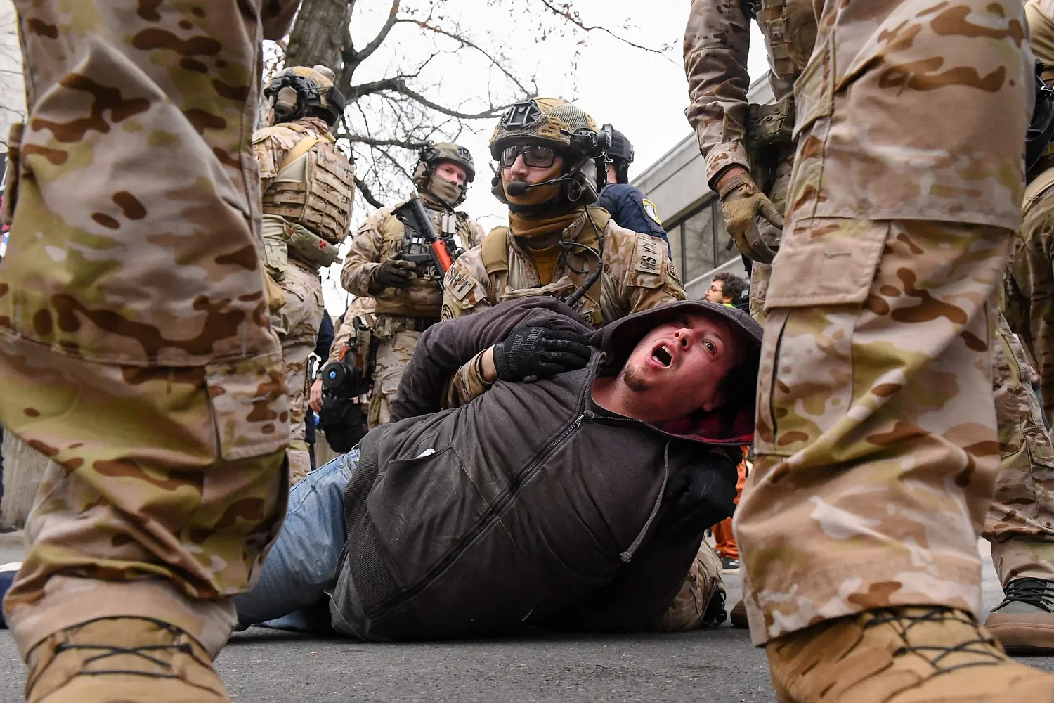 Demonstrators, federal agents clash outside Eugene Federal Building