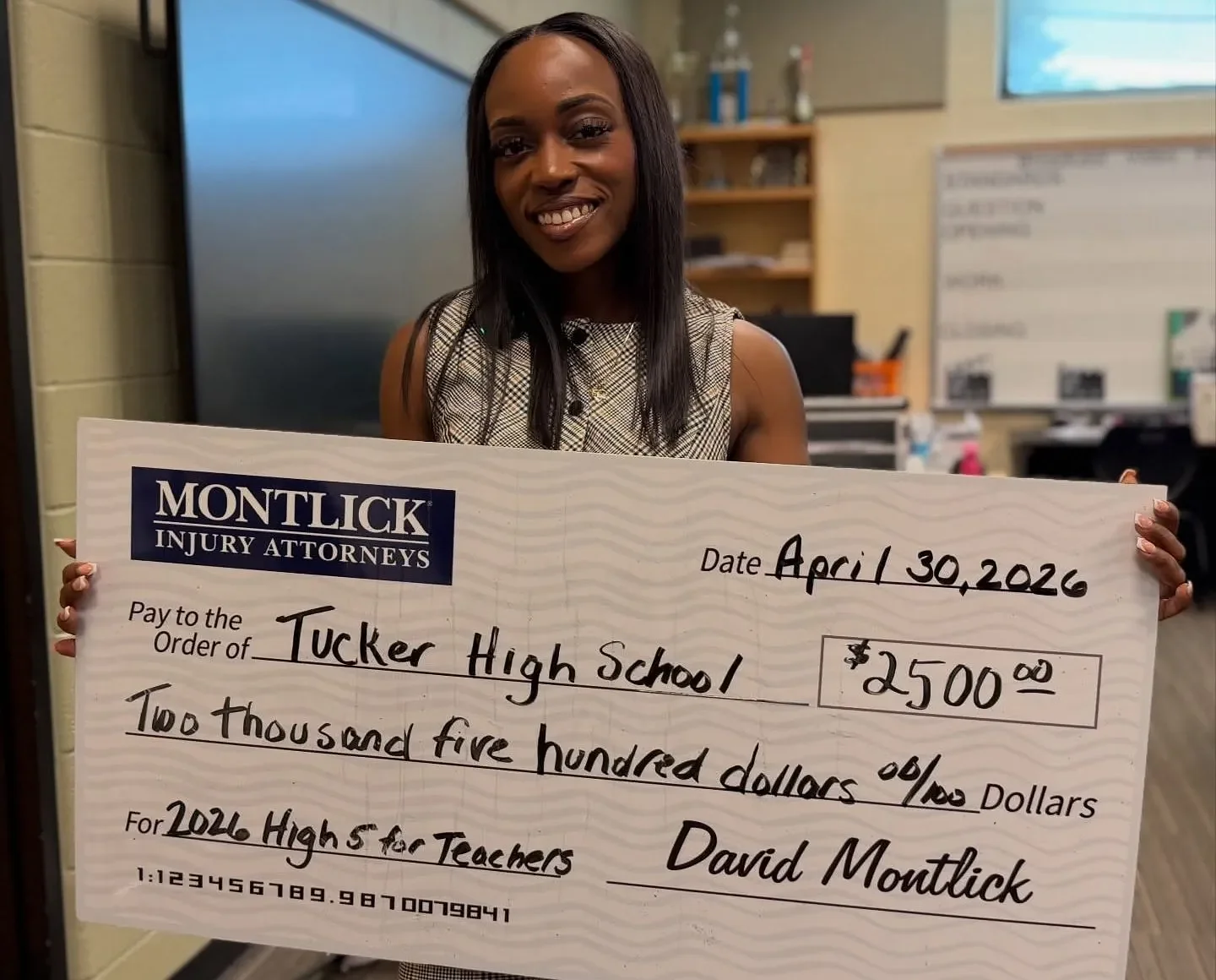 Tucker High School teacher Erika Allen wins Fox 5 teaching award 
