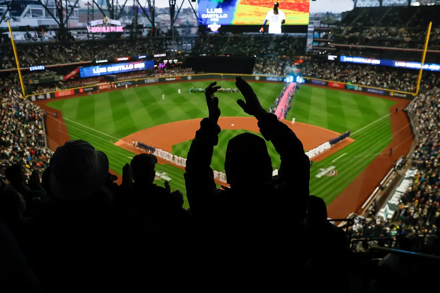 Sports on TV & radio: Local listings for Seattle games and events