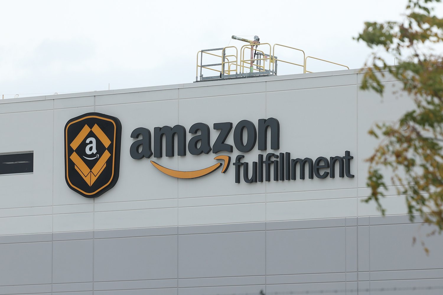 Will County lawsuit claims Amazon owes employees for pre-shift, post-shift activities