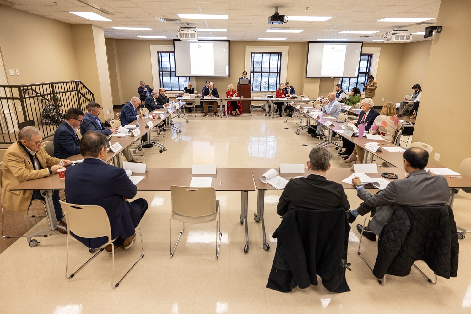 Mississippi opioid fund advisory council selects third-party vendor to help vet applicants