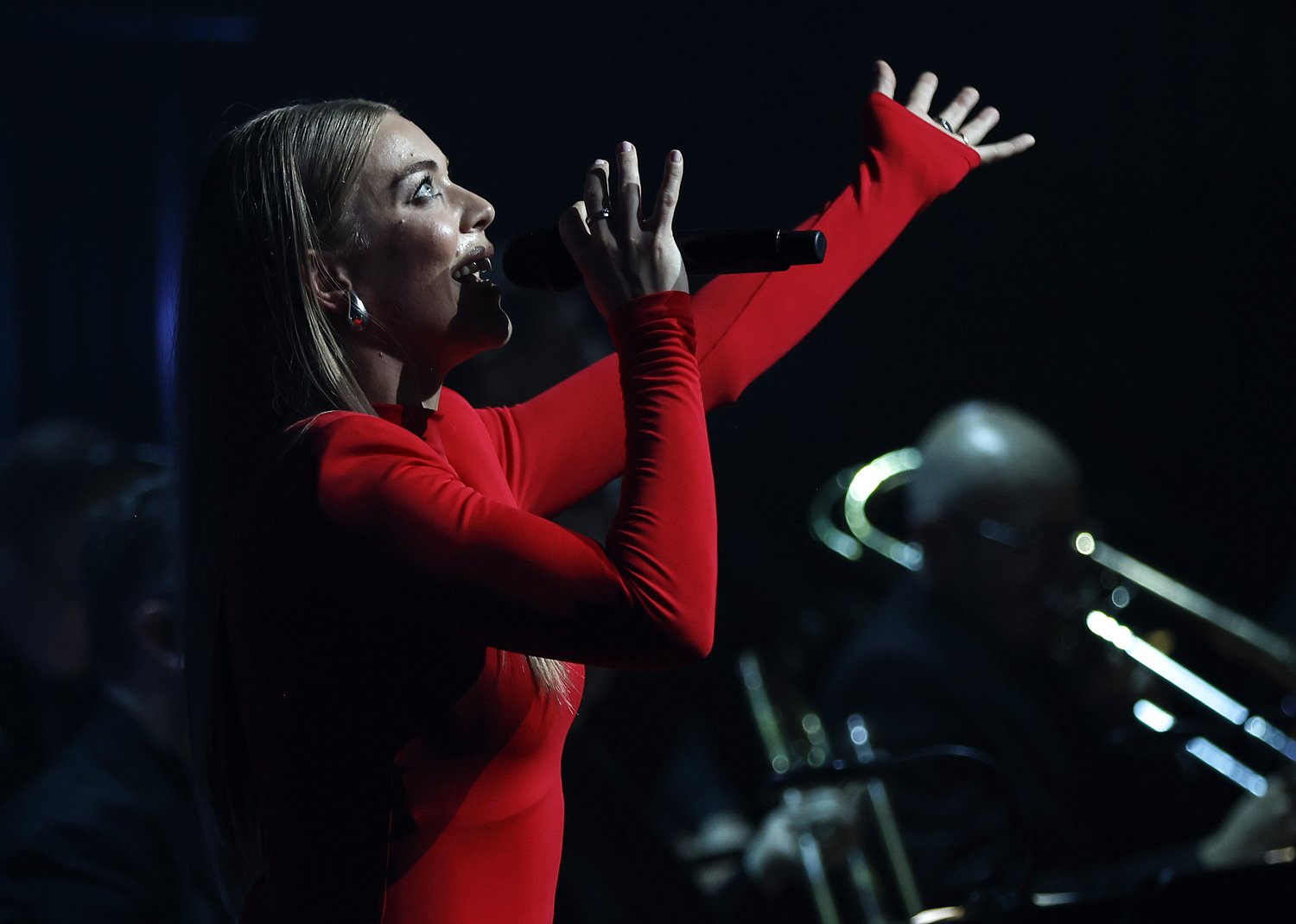 Popular singer booed, fans walk out of show after she refuses to play hits