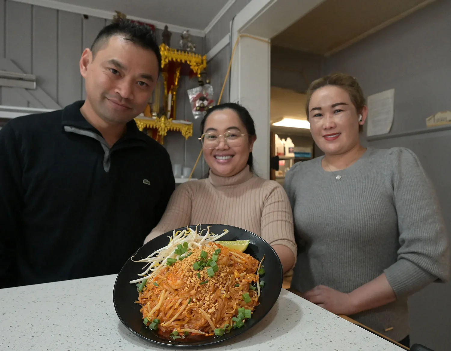 Maine cooks help make world-record 1,200 servings of pad thai in 1 hour