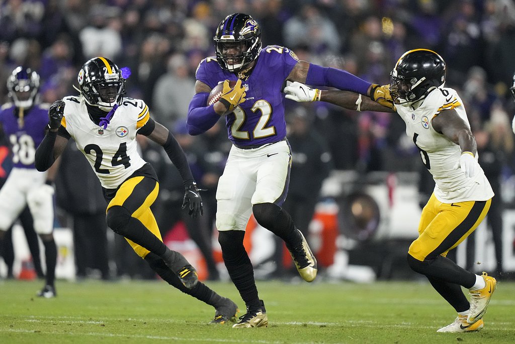 Ravens run over rival Steelers 28-14 in the AFC playoffs