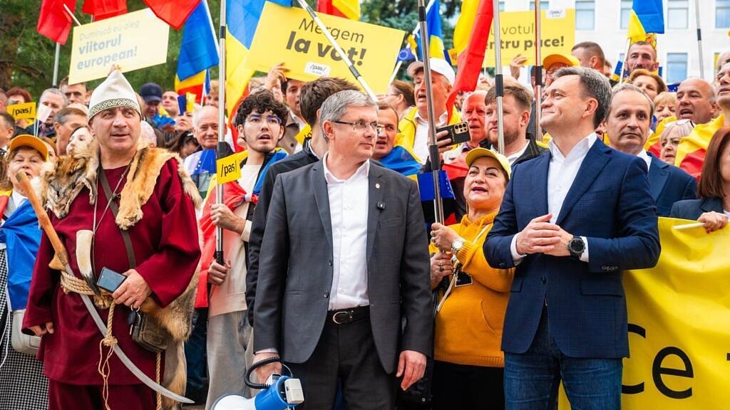 Republica Moldova alege Europa: PAS învinge decisiv partidele proruse