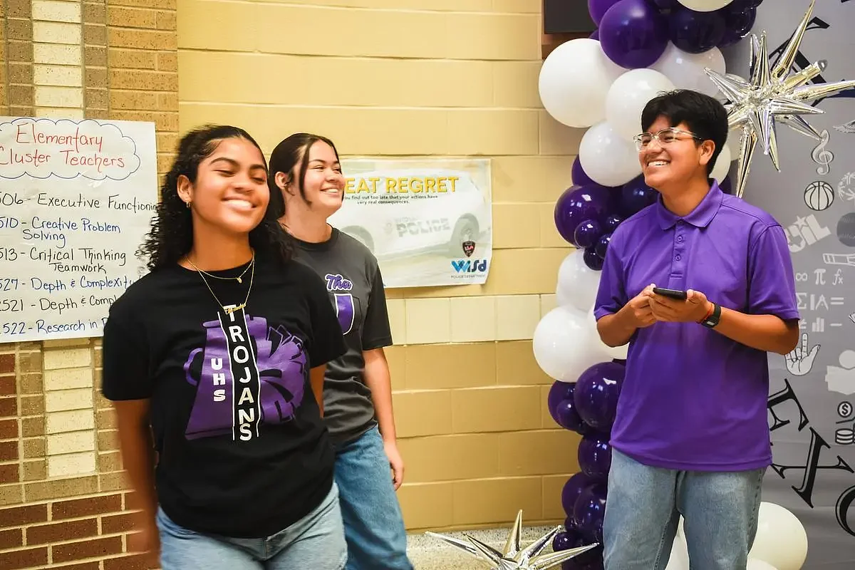 Waco-area students, ISDs prepare to navigate life without cellphones