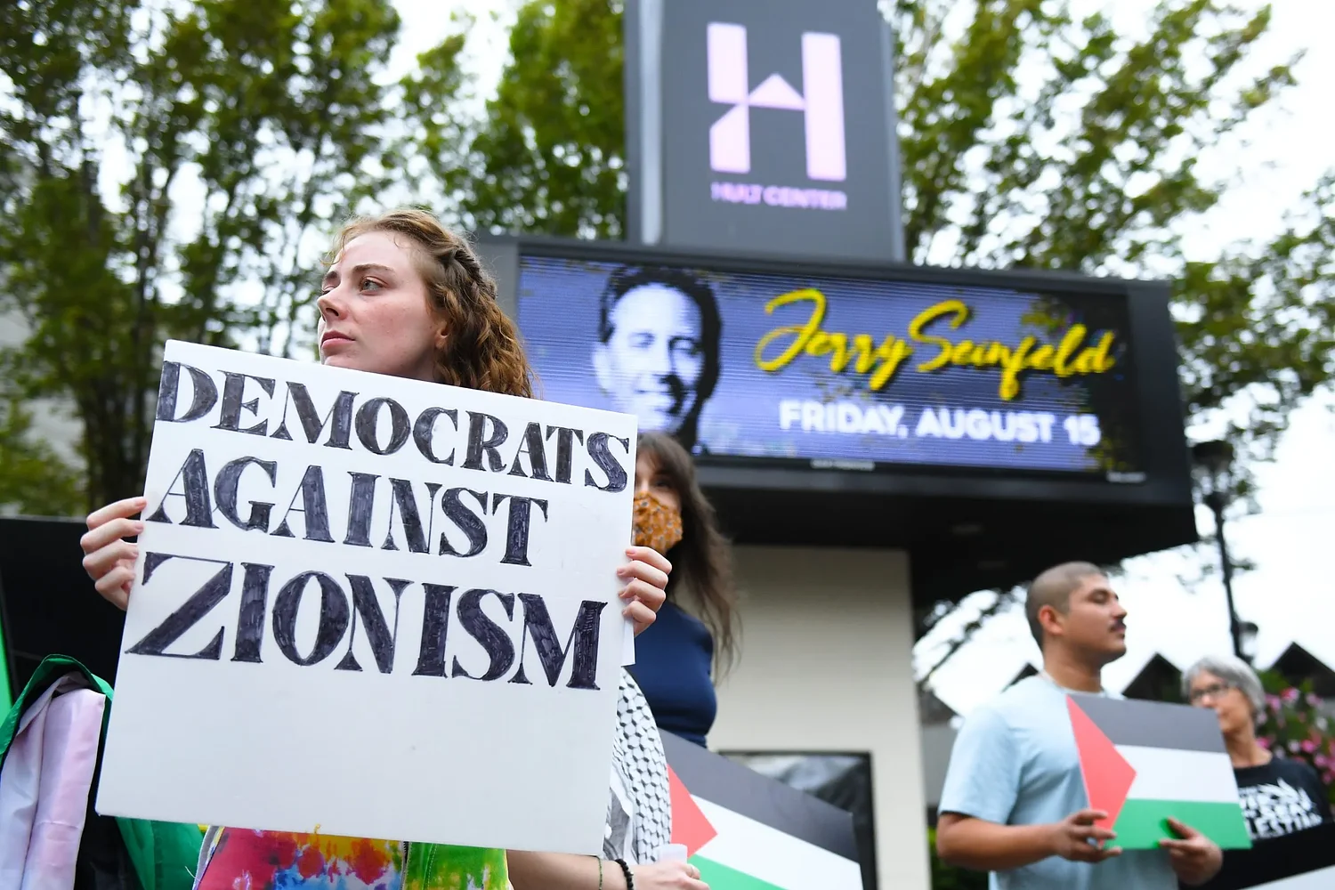 Jerry Seinfeld show protested in Eugene over Palestine comments  