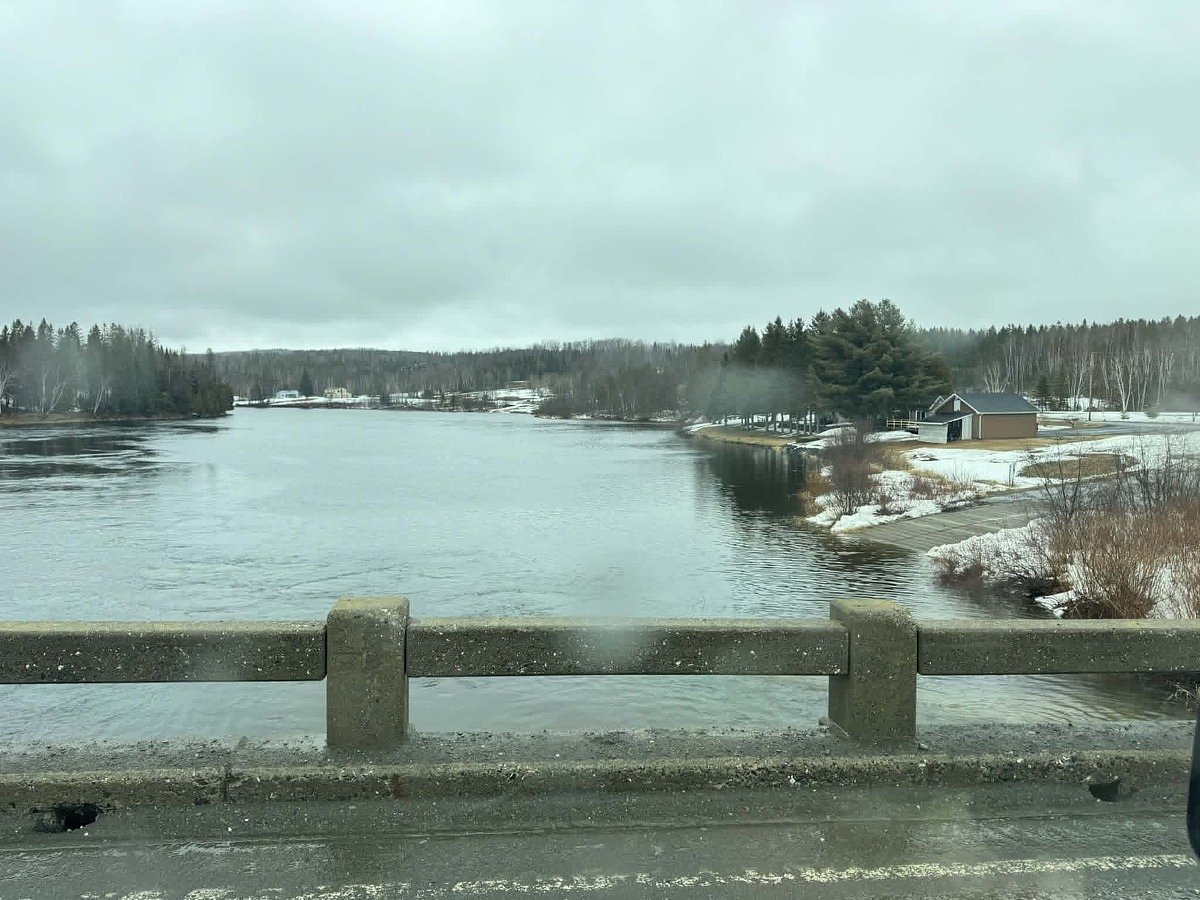 Officials keep eye on possible flood risk from ice jams in Aroostook County