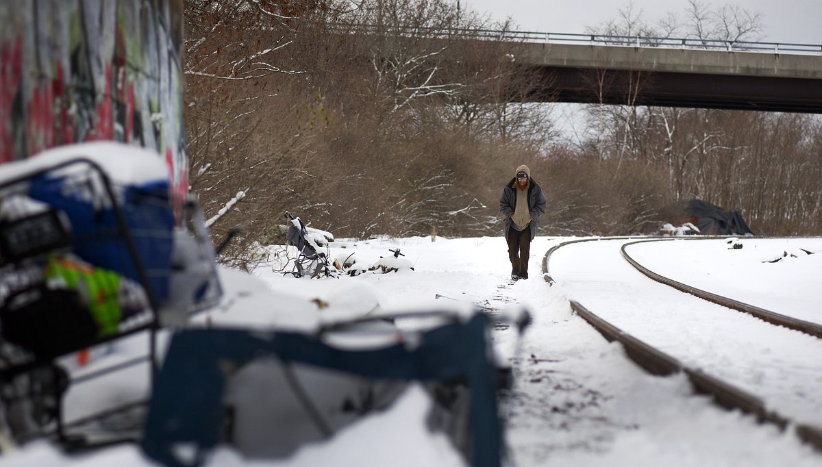 Judge orders feds to halt changes to homelessness assistance program