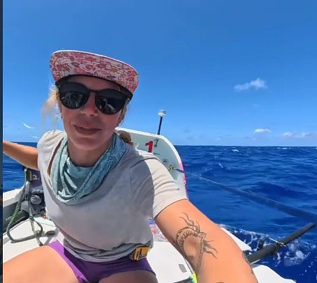 ‘She crushed it’: CNY woman smashes record rowing alone from California to Hawaii