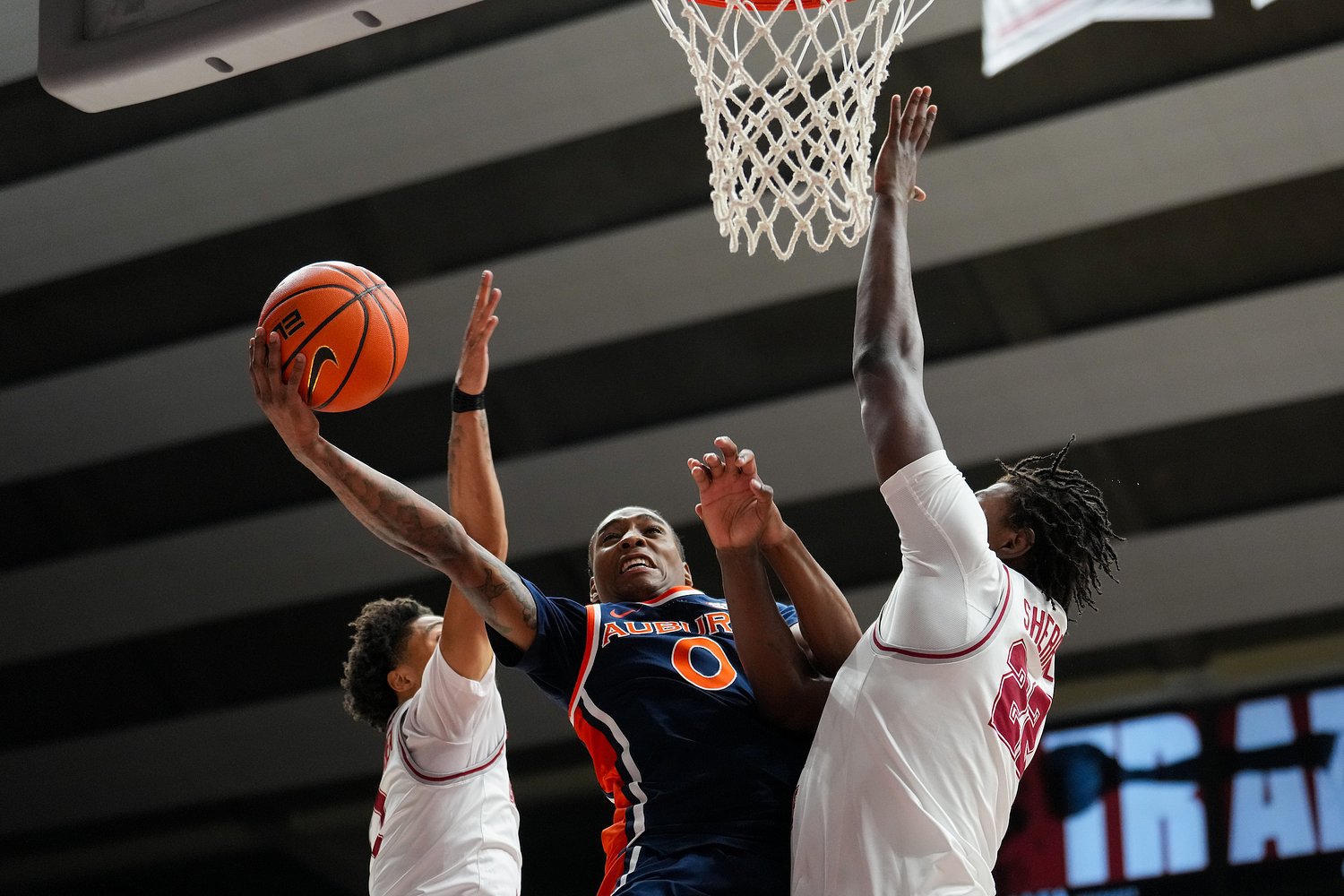 Watch as Auburn, Alabama basketball players scuffle in preseason exhibition