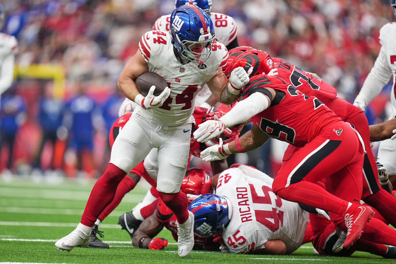 Giants star Cam Skattebo sends blunt message to NFL after controversial penalty
