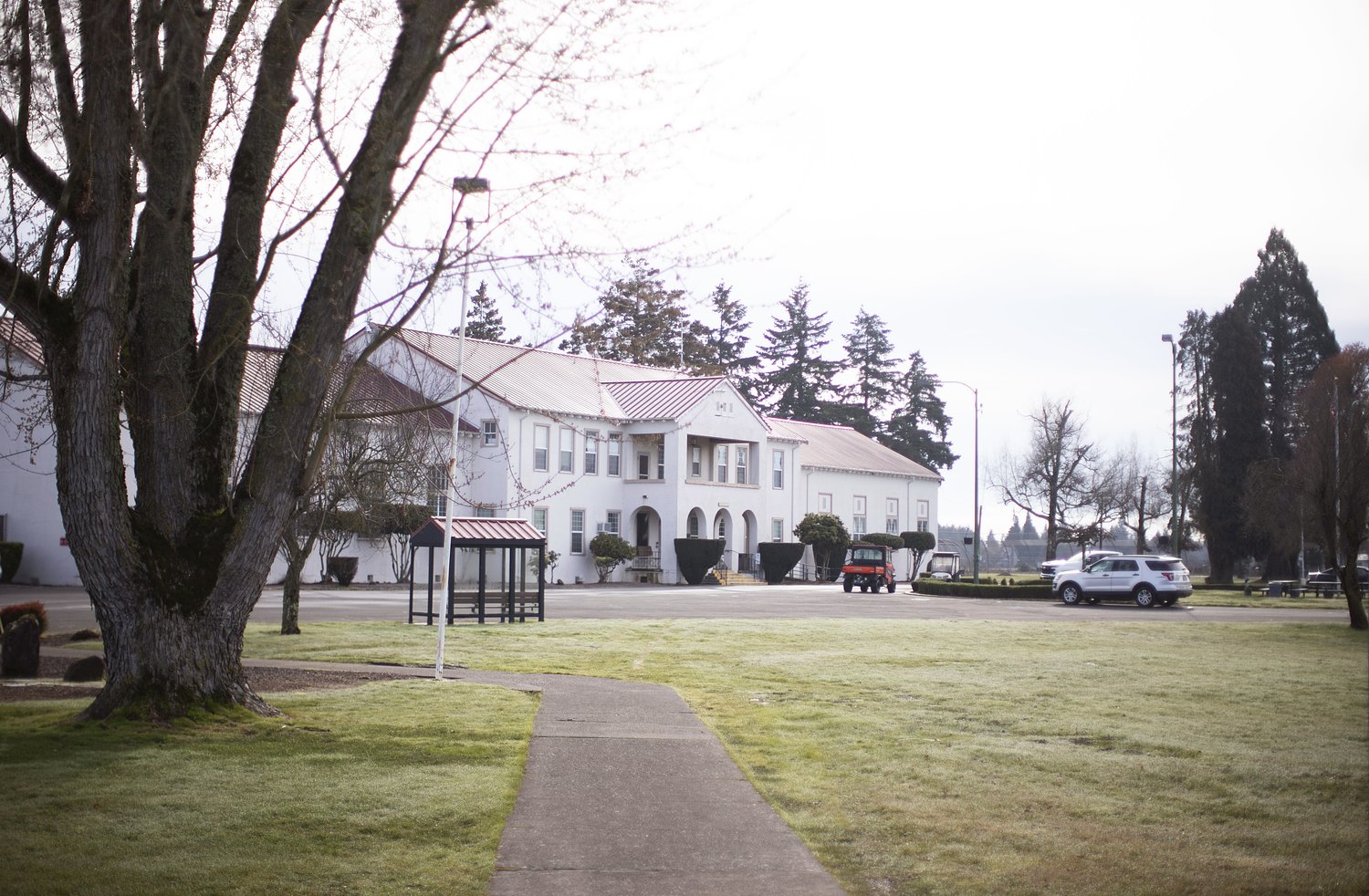 Oregon settles sexual abuse lawsuit; officials ignored complaints about youth prison doctor for decades