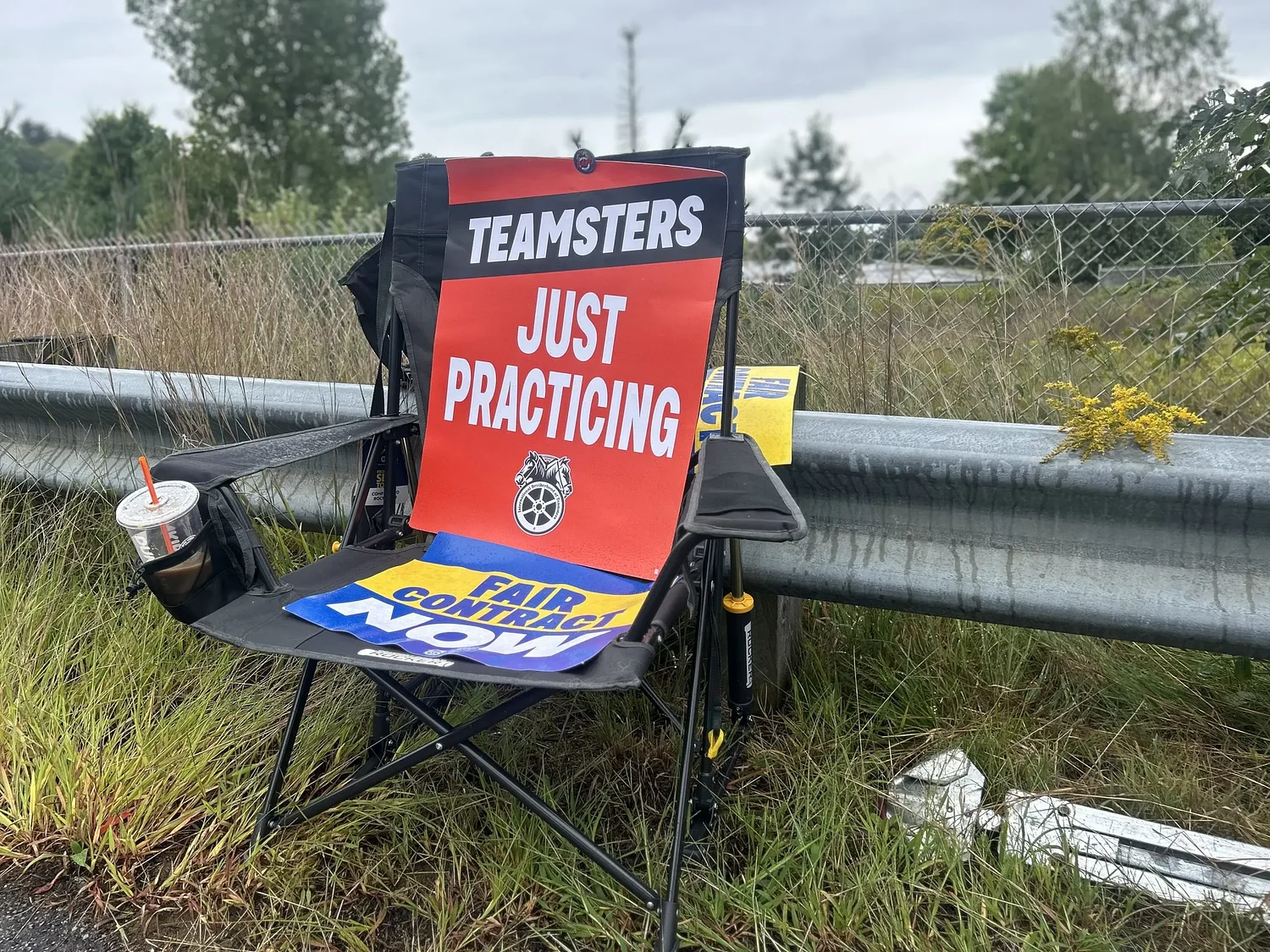 Teamsters stage 'practice picket' in Pembroke as Associated Grocers indicates intention to withdraw from pension fund