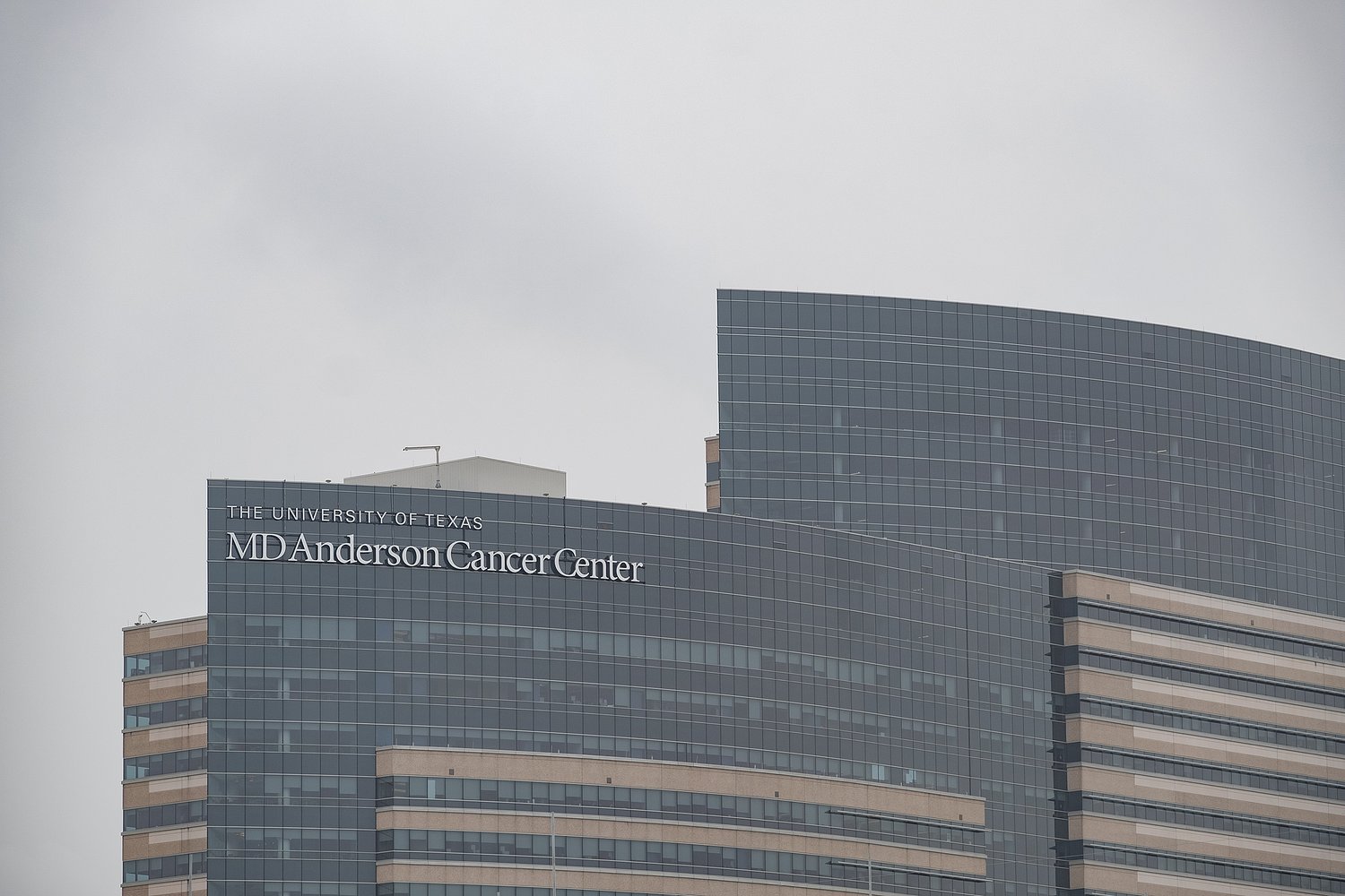 Texas invested billions to fight cancer. Abbott’s H-1B visas restrictions may stall research, some warn