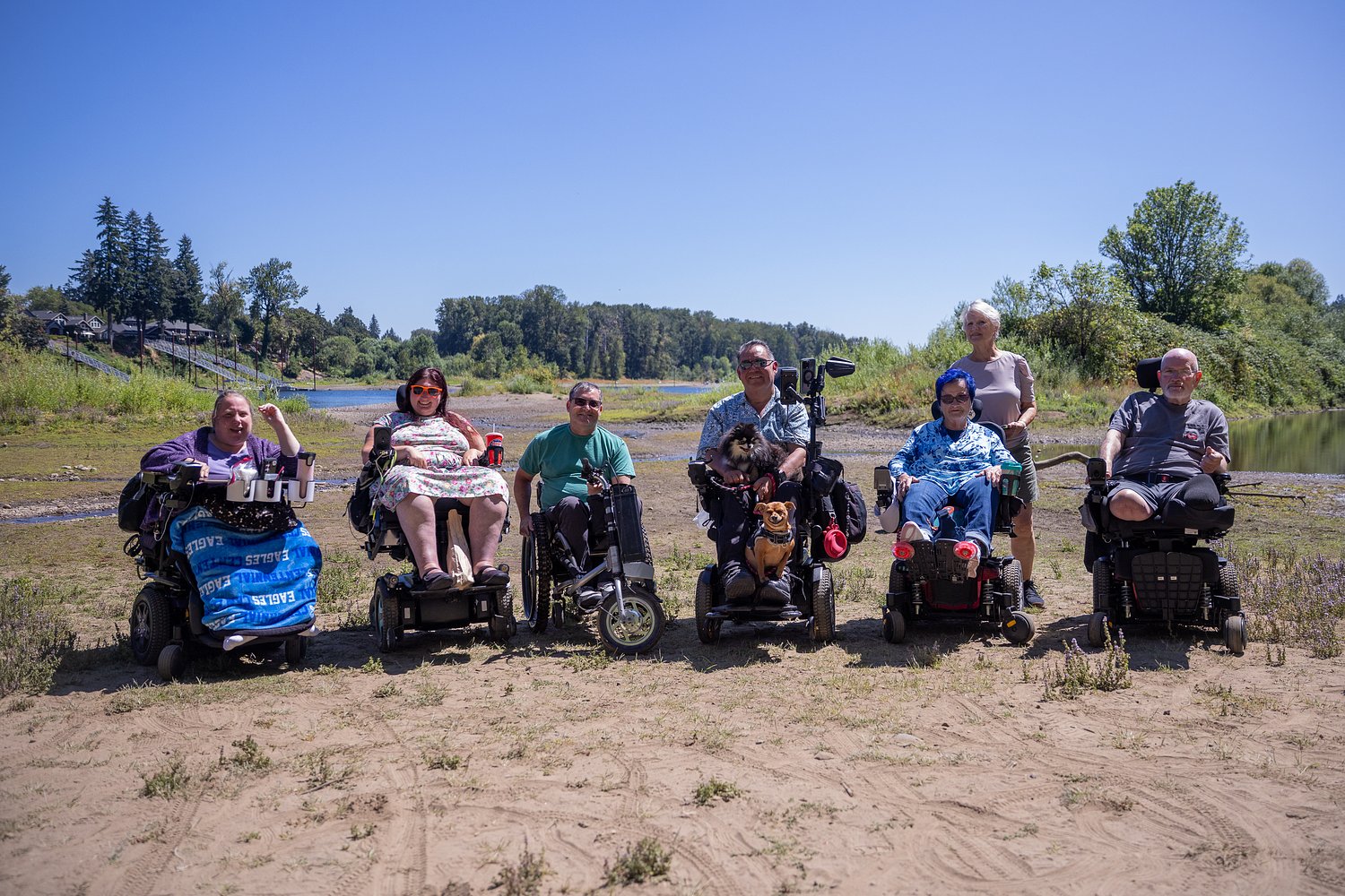 ‘I didn’t know I could’: Hikers who use wheelchairs explore Oregon’s outdoors, watching out for one another