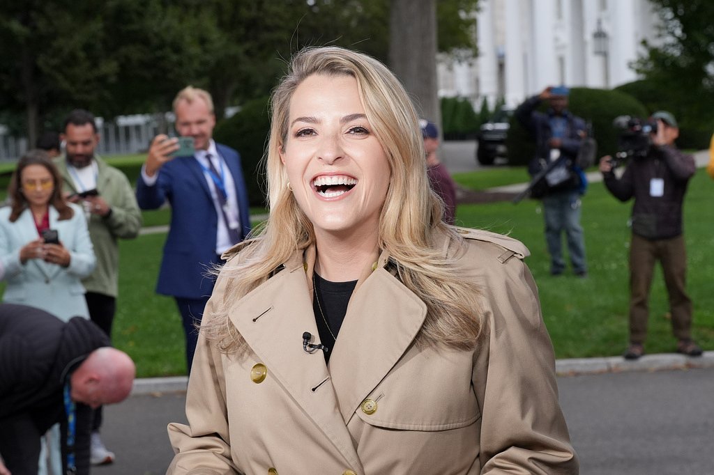 White House TV pool appears to be back in operation, but CNN's media analyst calls situation 'fluid'