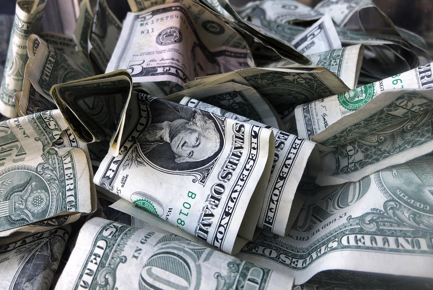 The surprising number of Americans who no longer carry cash at all