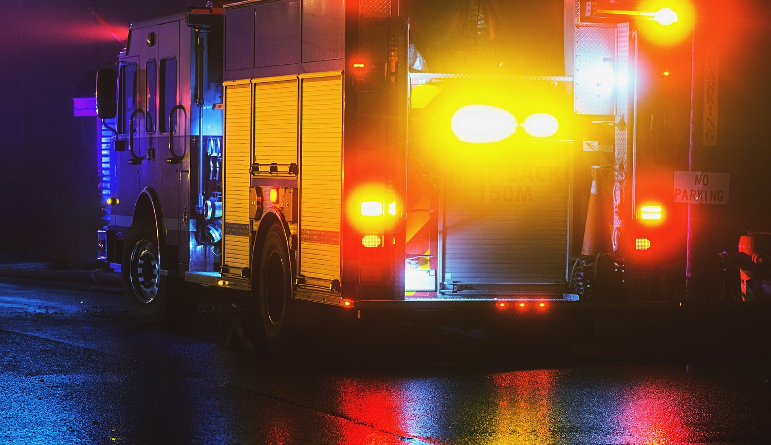 Firefighters rescue toddler from roof of burning house, 2nd person inside