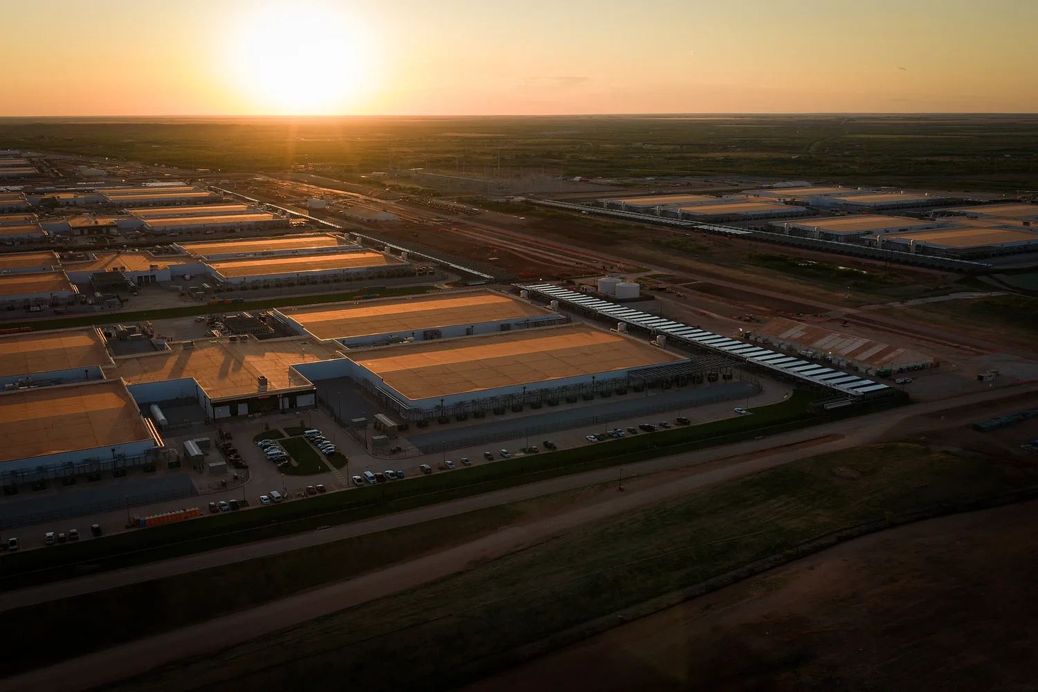 Hundreds of data centers are coming to Texas. Here's what you need to know.