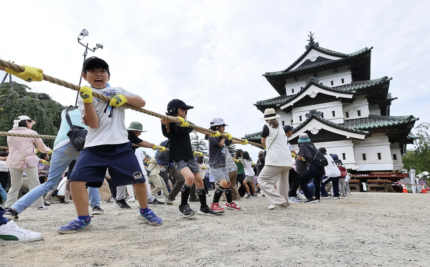 Community is inching Japanese castle back to proper spot