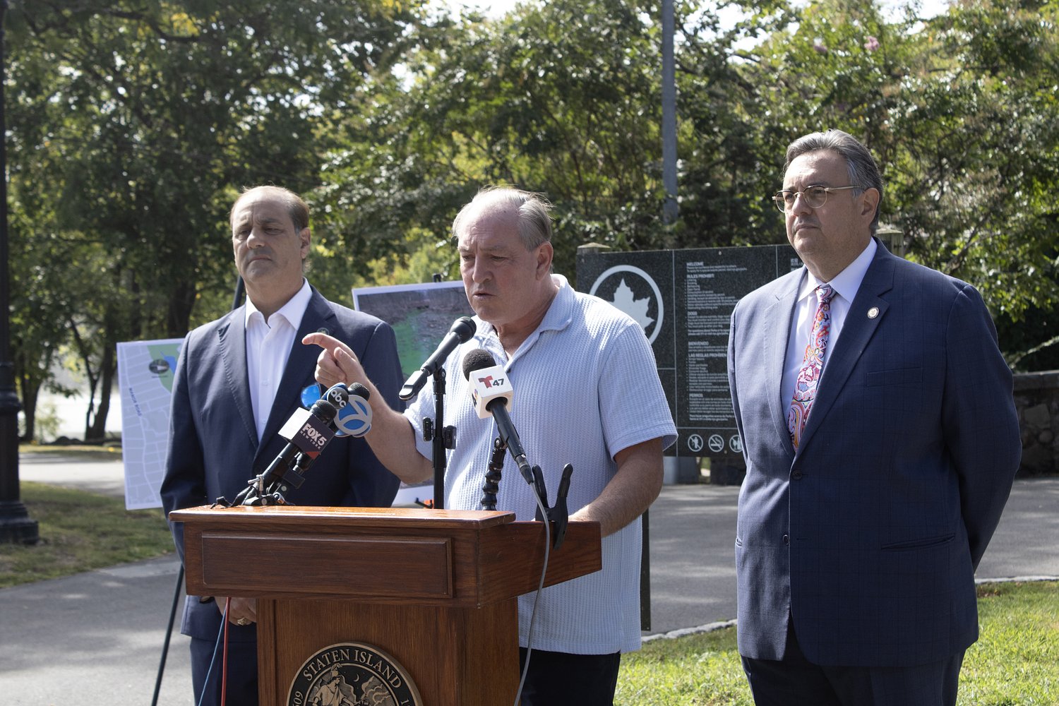 Staten Island pols call for government task force to address Clove Lakes sewage