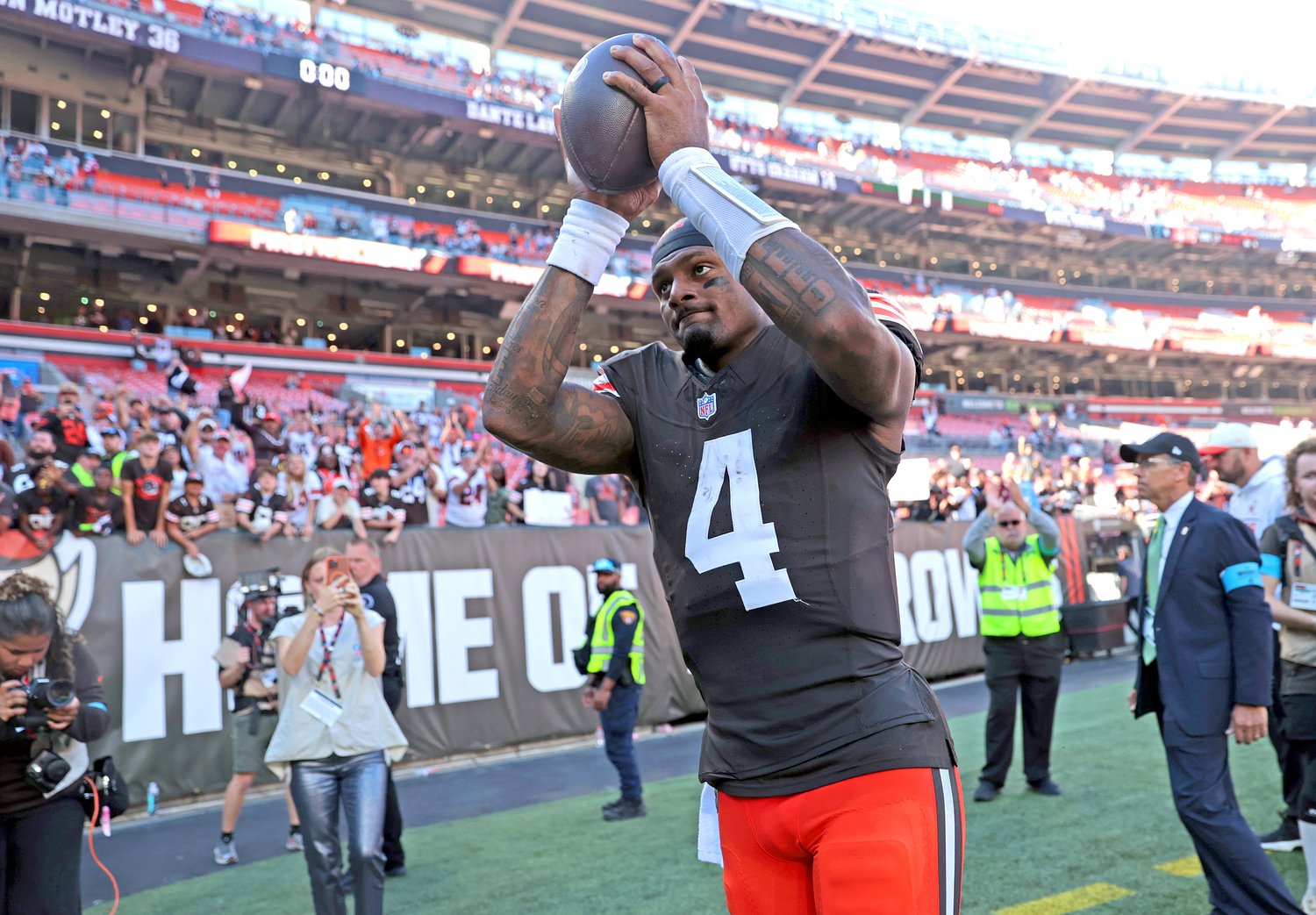 How Deshaun Watson felt when he heard ‘Let’s go Watson’ chants during the home opener — and what boos? Mary Kay Cabot