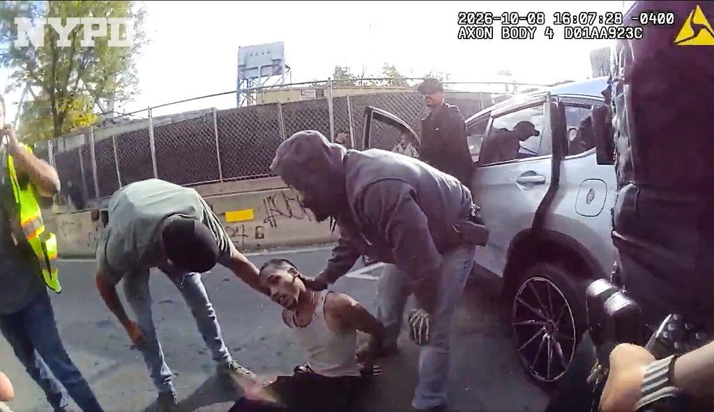 New York man shot by ICE officers appears in immigration court