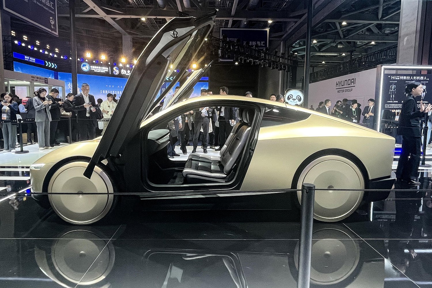Tesla launches steering-wheel-free Cybercabs in Austin