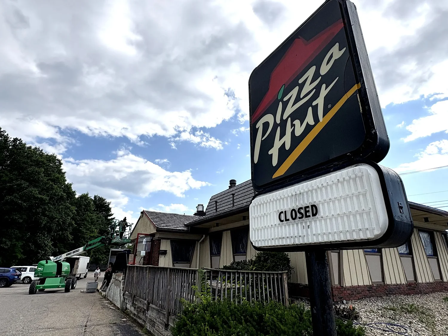 The switch to a food-delivery world was tough on Pizza Hut