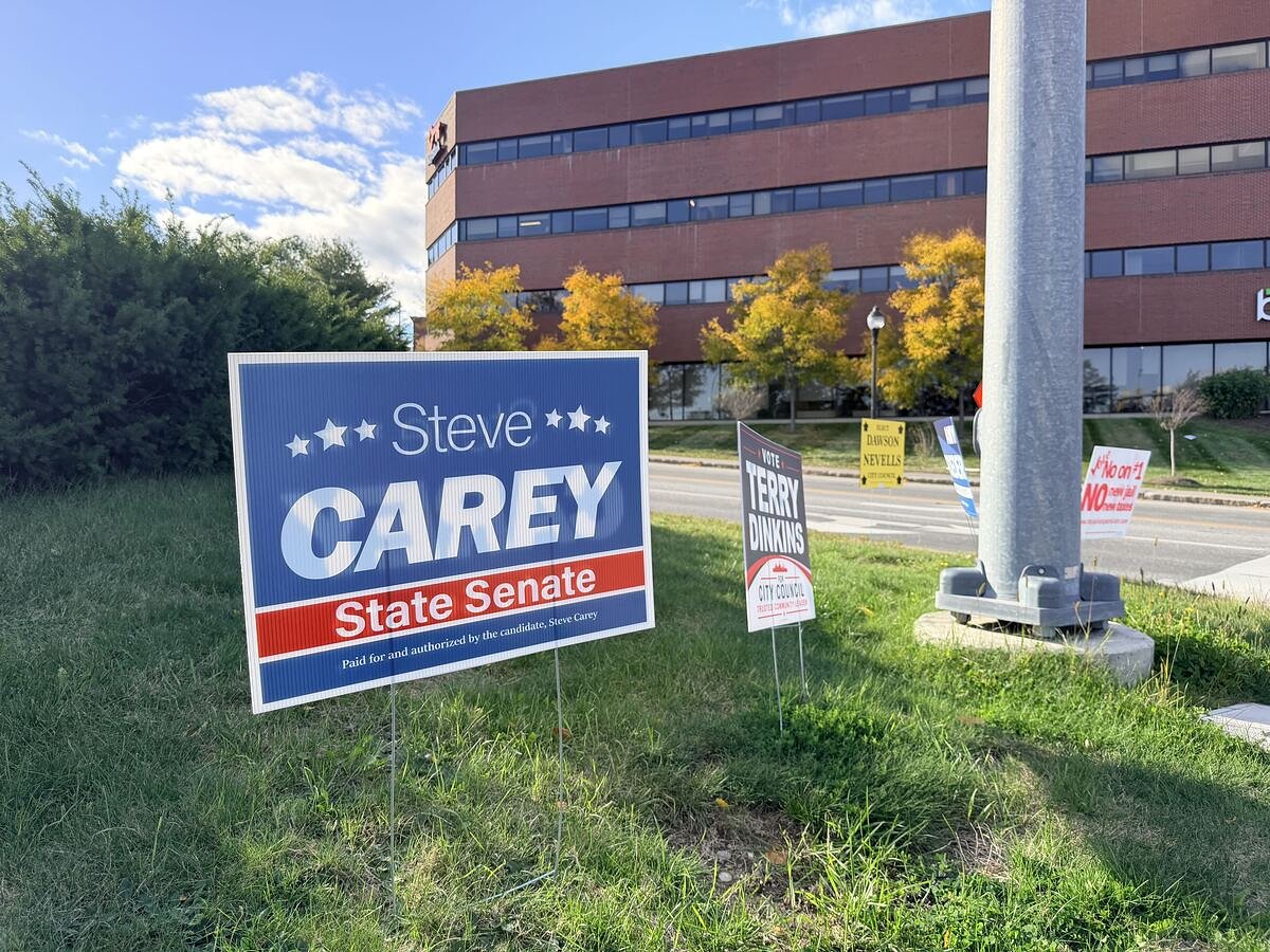 Maine parties are propping up independents where their own brands have eroded