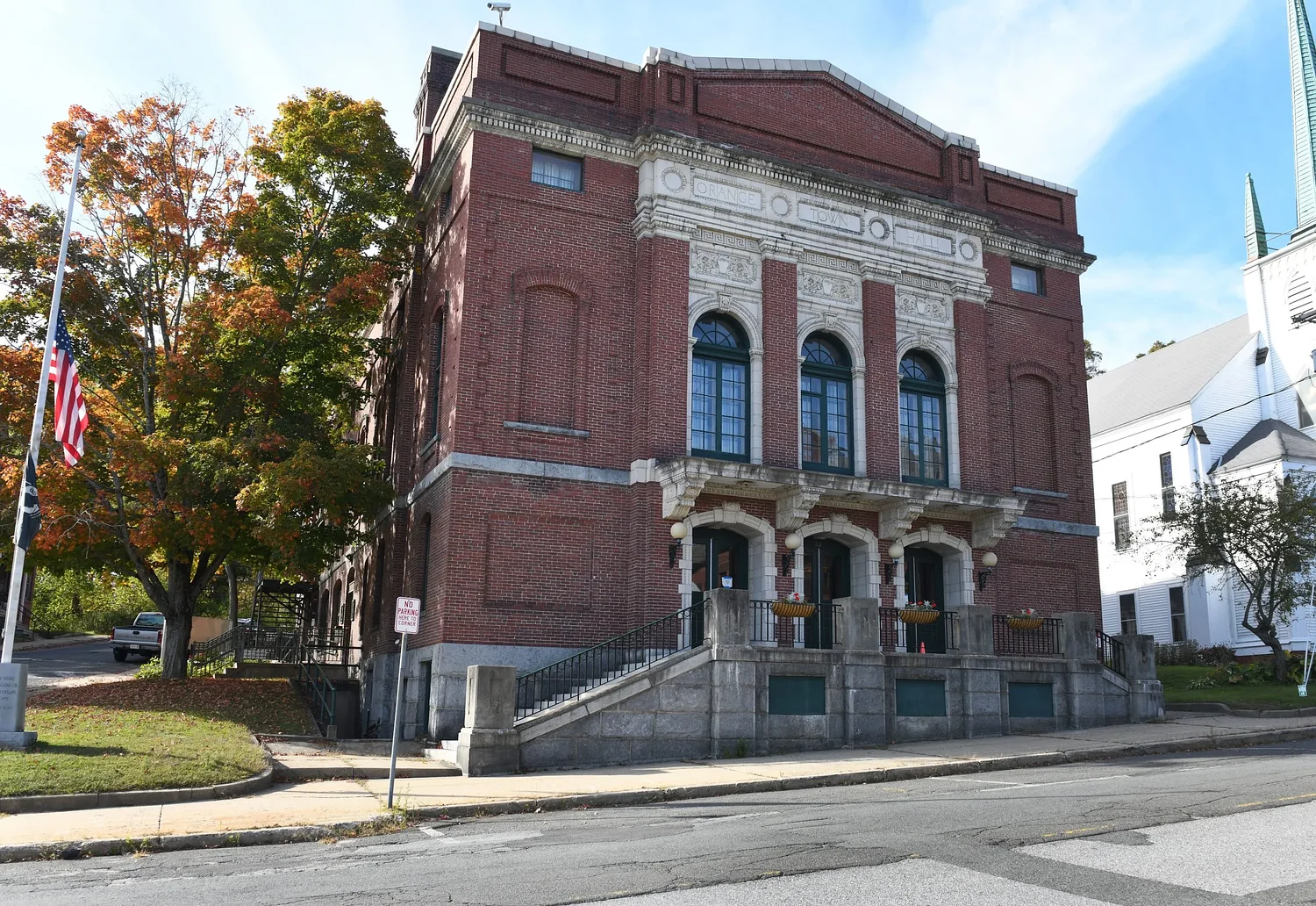 Orange Selectboard moving forward with interviews for town manager