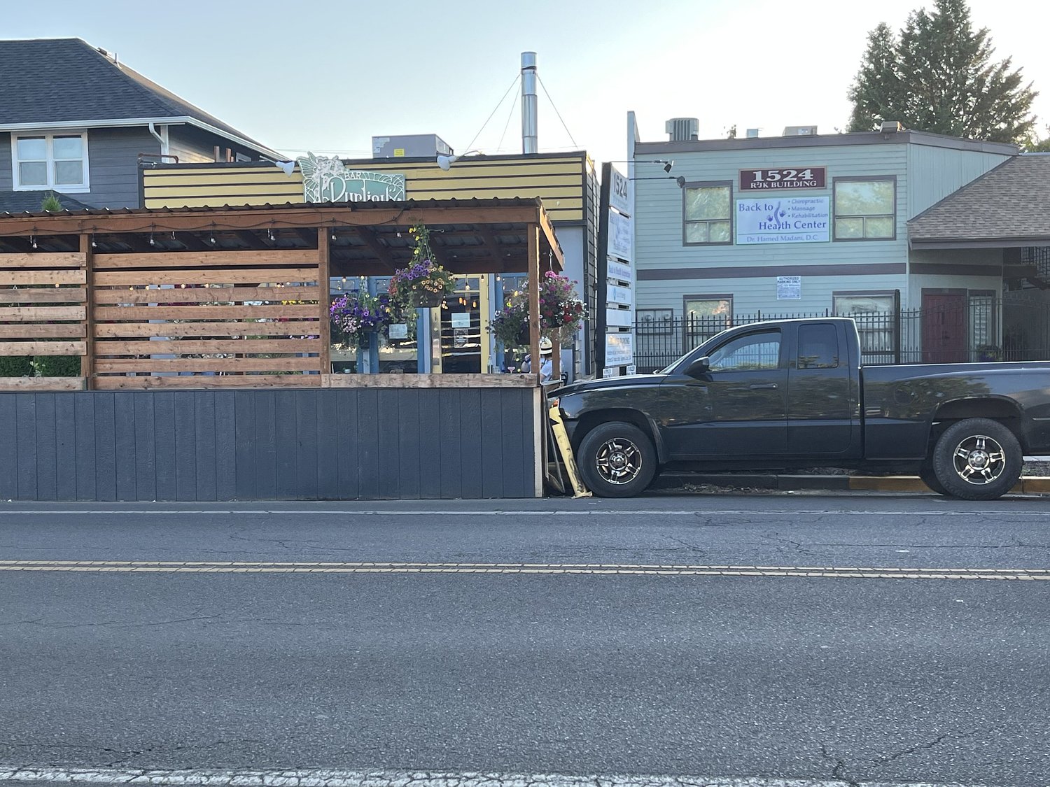 After third vehicle crash, Eugene restaurant calls it quits on in-street dining