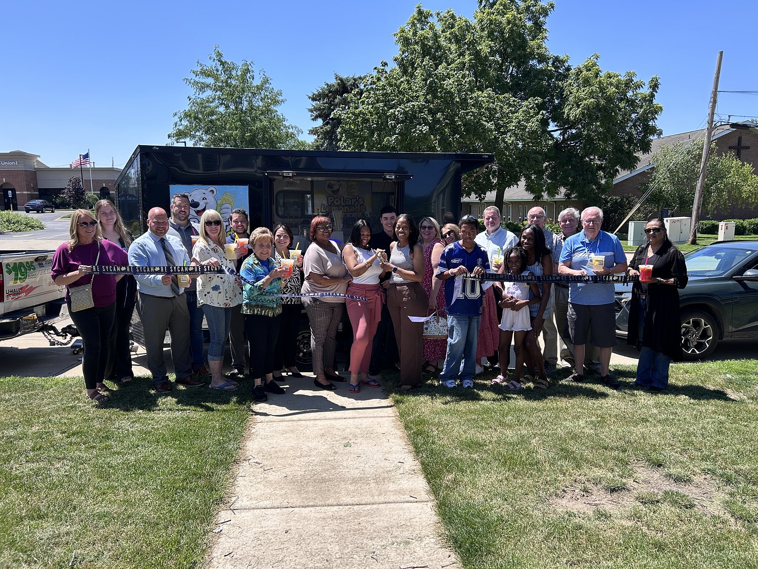 Lemonade truck opens in Sycamore