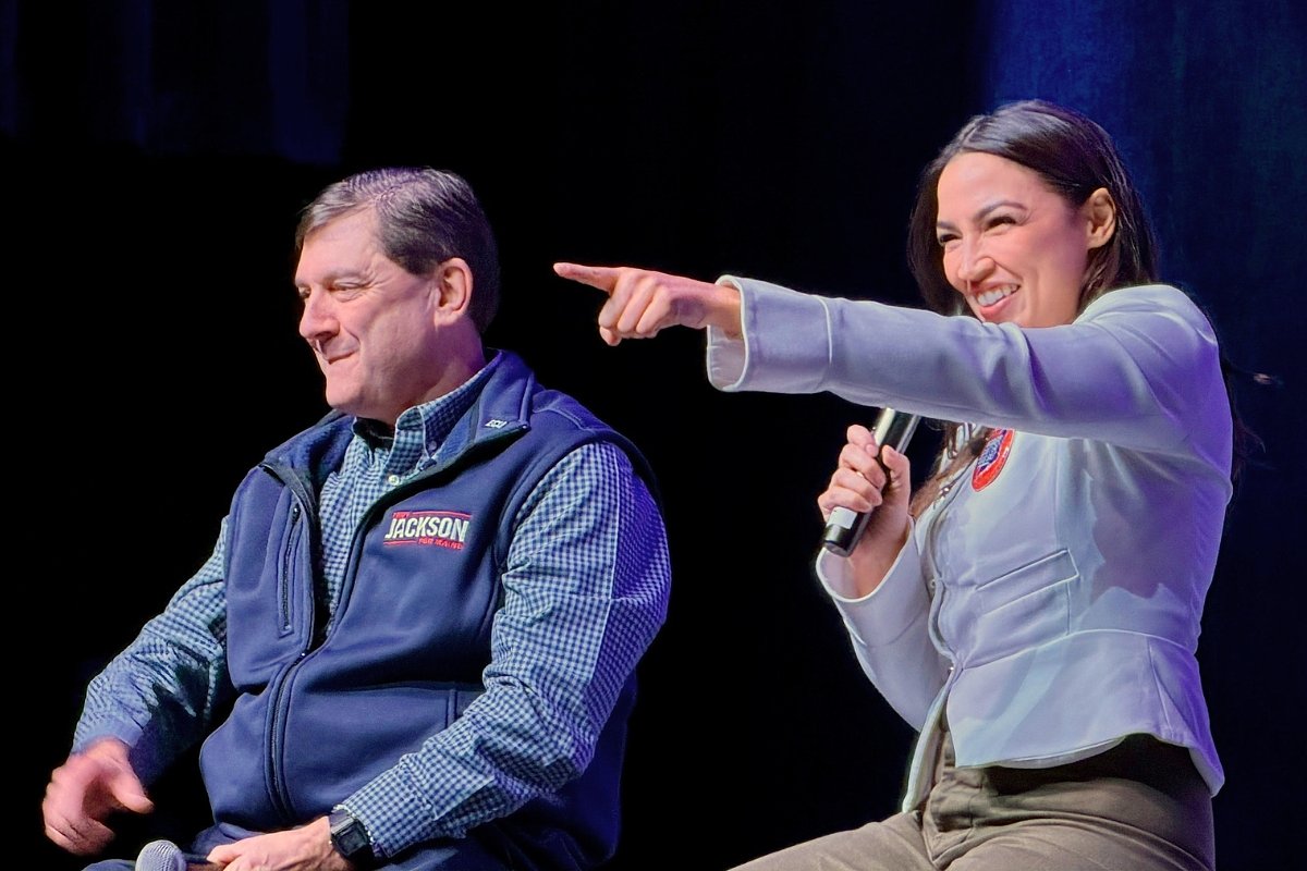 Alexandria Ocasio-Cortez appeals to Maine women at rally with Troy Jackson