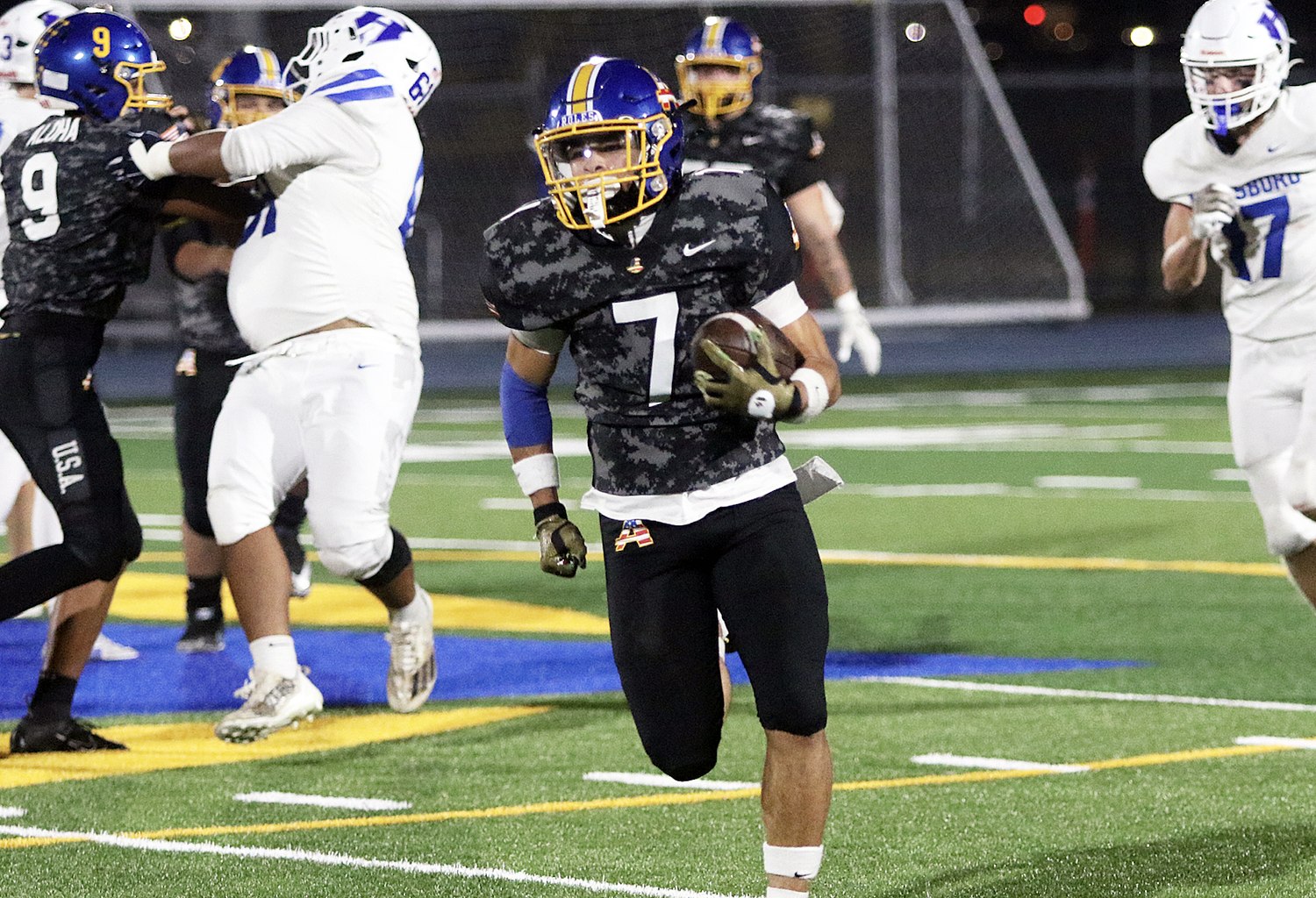 Vote: Who should be the Oregon High School Football Player of the Week (10/19/2026)?